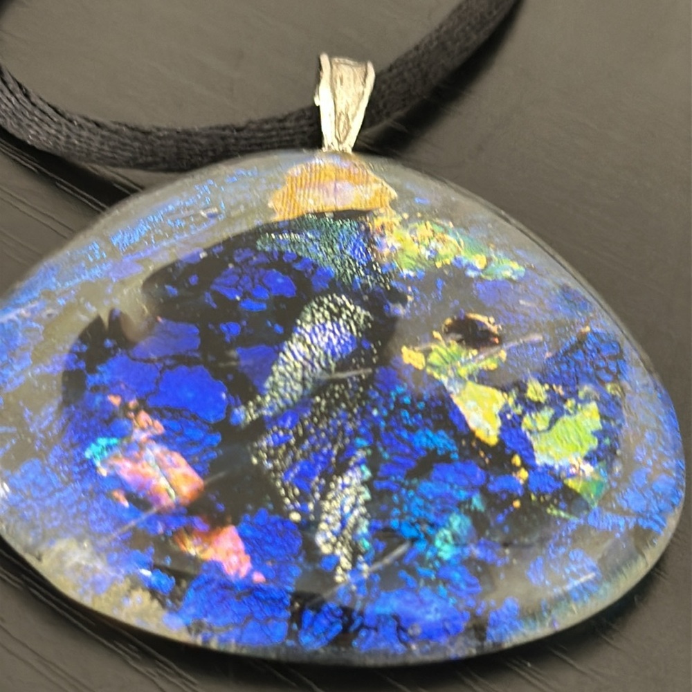 Beautiful Large Signed Glass Vintage Pendant On Cord Necklace - Picture 14 of 15